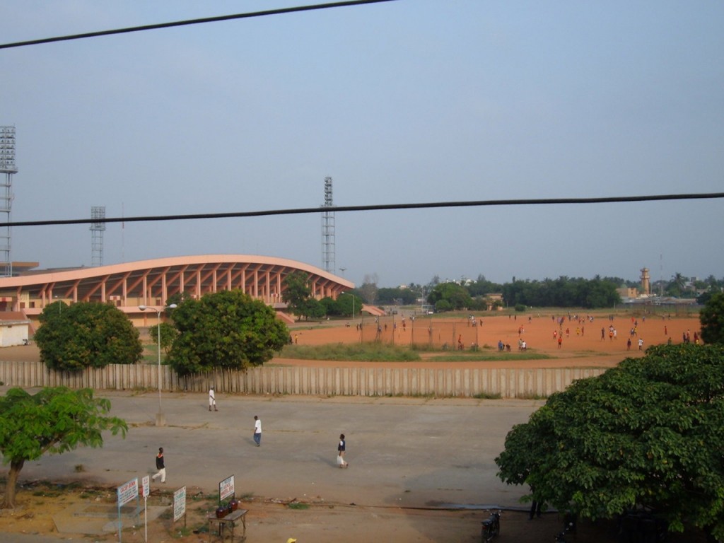 Le Stade de l'Amitié vu de l'auberge de l'Amitié